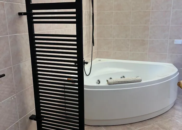 Corte Dei Pini Affittacamere Modena